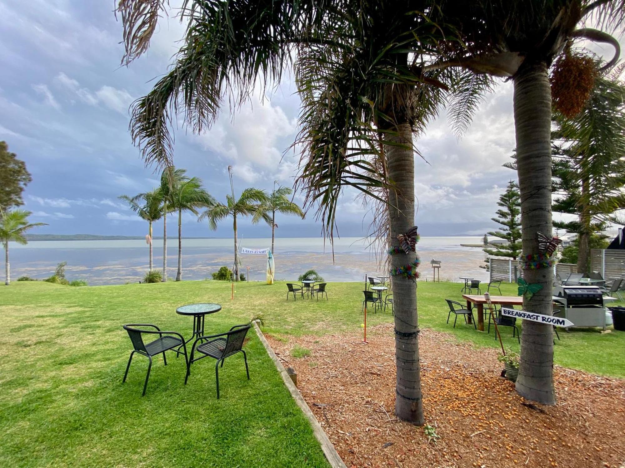 Lakes Aparthotel
