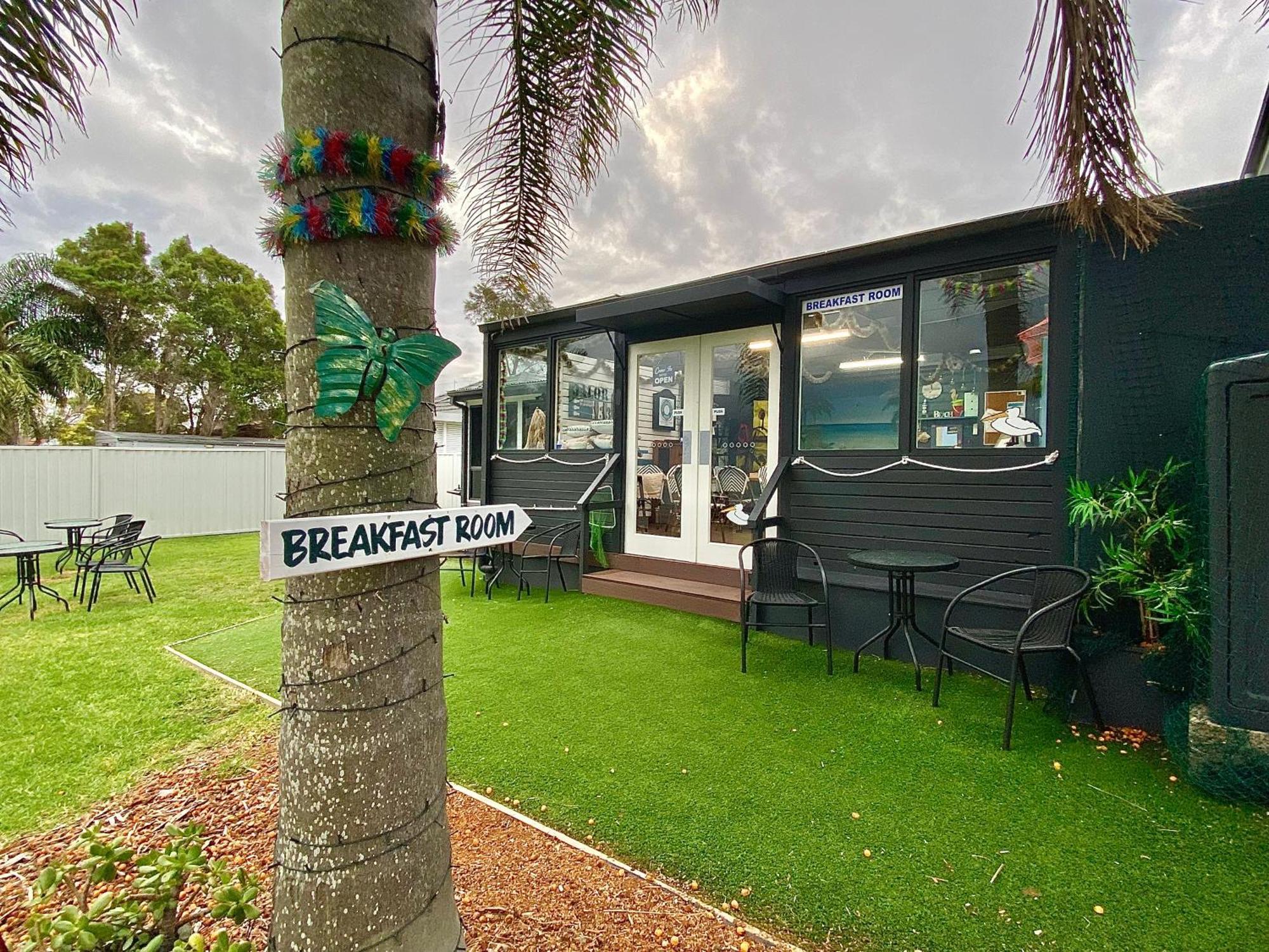 Lakes Aparthotel 4*